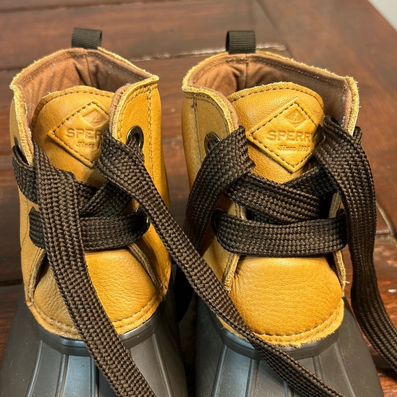 Sperry Duck Boots - Picture 3 of 4